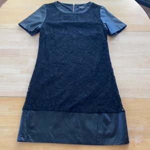 LAUNDRY by SHELLI SEGAL. Sz10 Black Lace dress w/Faux Leather Sleeves/Bottom